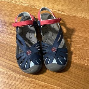 Keen Water Shoes Girls Size 5